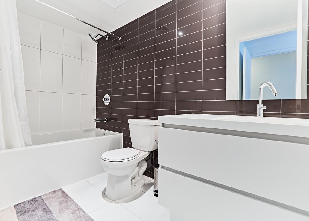Gorgeous 2 Storey Townhouse Торонто Экстерьер фото